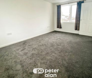 Duffryn Crescent, Llanharan, PONTYCLUN - Photo 3