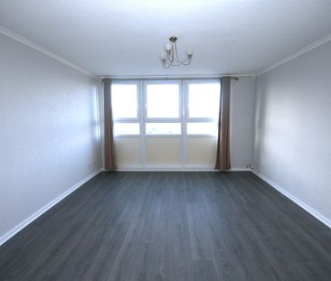 Dundasvale Court, Bright & Spacious 2 Bedroom Unfurnished Apartment... - Photo 1