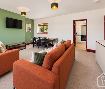 York Road Room 3 - Photo 1
