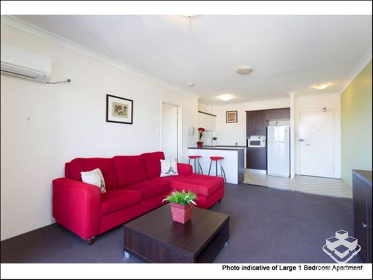 One Bedroom One Bathroom Apartment in heart of Taringa - Photo 1