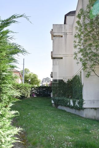 Appartement de 4 pièces au 1er étage avec deux balcons - Photo 2