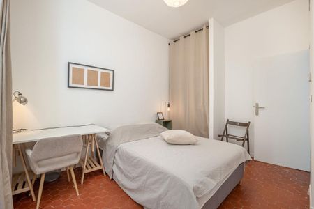 Location Appartement 5 pièces Meublé 92m² MARSEILLE 3ème - Photo 3