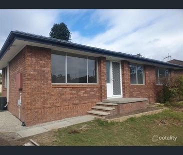 8 Tamar Close, Metford, NSW 2323 - Photo 5