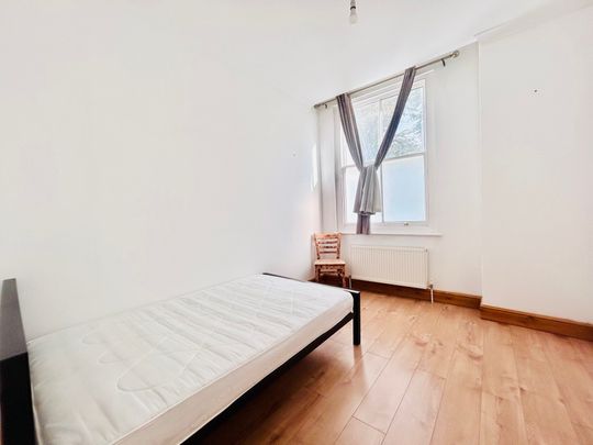 Wellington Road, Brighton - Photo 1