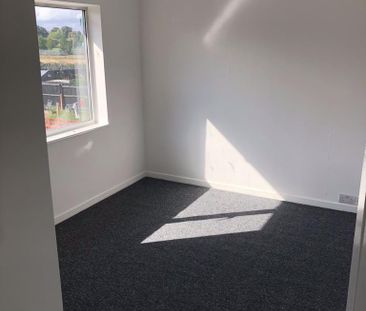 3 bedroom end of terrace house to rent - Photo 4