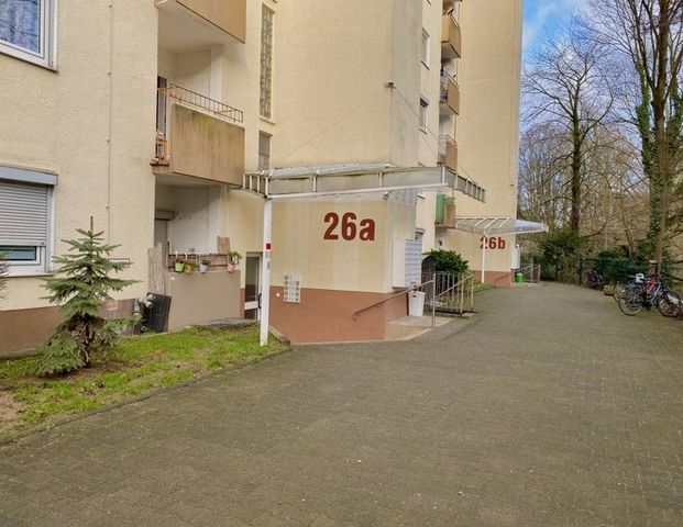 Großzügige 2-Zi.-Wohnung mit Balkon! - Foto 1