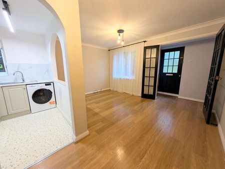 Dorset Mews, Finchley Central, N3 - Photo 2