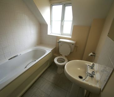 Flat to rent on - Photo 4