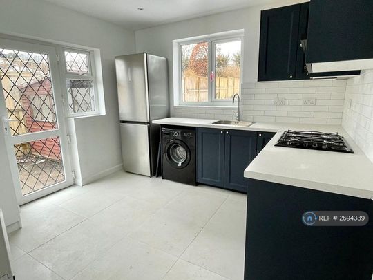 3 bedroom bungalow to rent - Photo 1