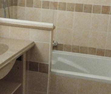 MALLEMORT - DOMAINE DE PONT ROYAL. APPARTEMENT T3 de 47.70m2 - Photo 2