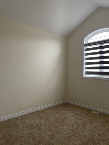 For Lease - 605 Lemay Grove, Peterborough, Ontario - Photo 3