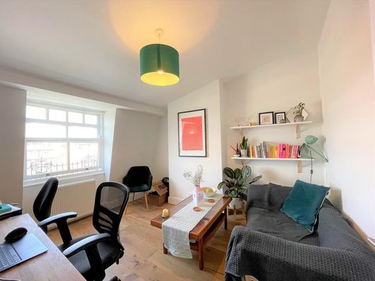 2 bedroom flat to rent - Photo 1