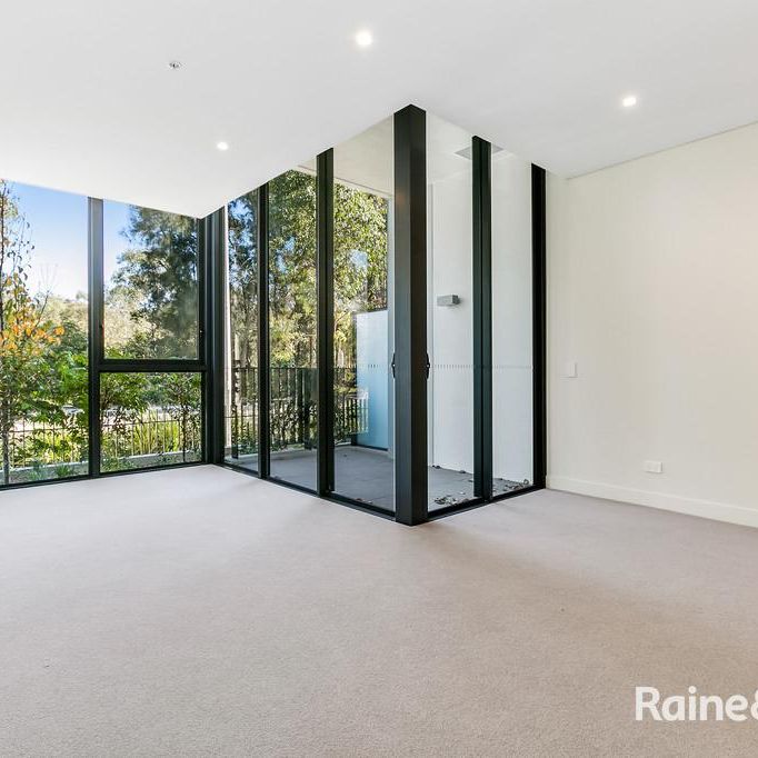 Spacious apartment located 280m to Tramsheds - Industrial-chic commercial complex featuring food vendors, supermarket & trendy restaurants. - Photo 1