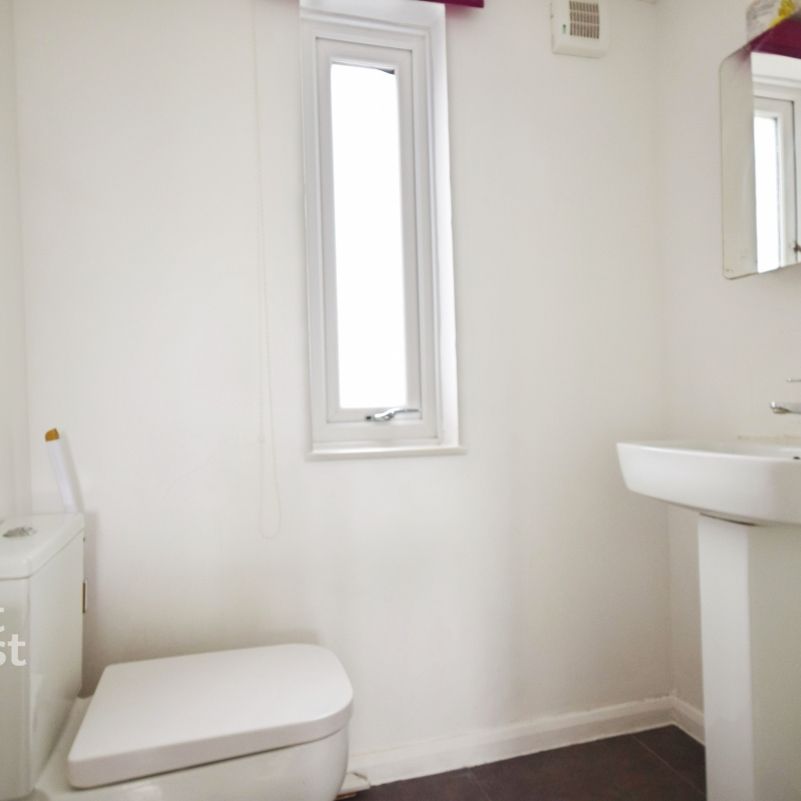 4 bedroom terraced house to rent - Photo 1