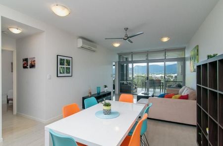 Modern City Living with Style and Comfort - Photo 3