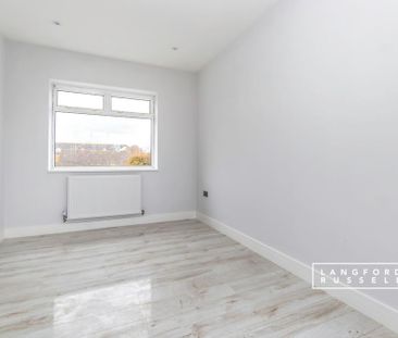 4 bedroom semi-detached house to rent - Photo 5