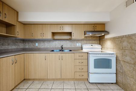 For Lease - 43 Alessia Circle, Toronto, Ontario - Photo 4