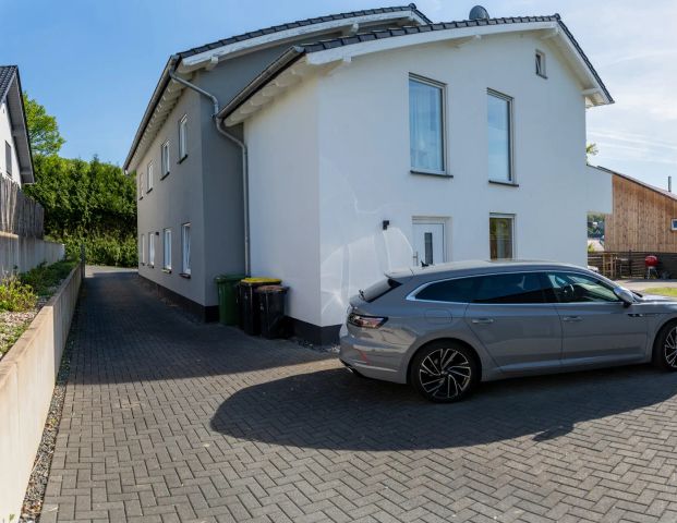 Hochwertige Doppelhaushälfte mit Garten, Garage & Einbauküche - Photo 1