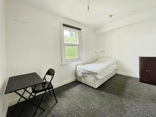 1 bedroom house of multiple occupation to rent - Photo 1