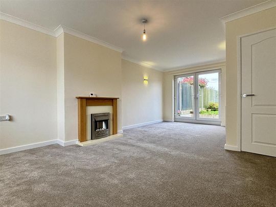 3 bedroom semi-detached house to rent - Photo 1