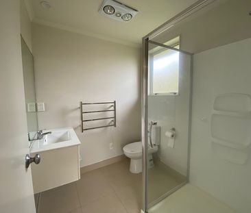 Mission Heights 3 bedroom and a study 2 bathroom - Photo 3