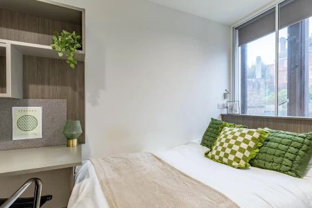 Premium 2 Bed Apartment - Photo 4