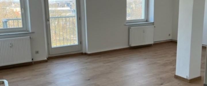 6-Zimmer-Altbauwohnung mit Balkon, 2 Bädern, Stellplatz und Garten - Photo 1