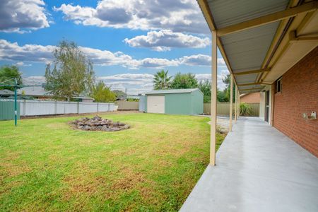 24 CAMPBELL AVENUE, Wodonga VIC 3690 - House For Rent | Domain - Photo 5