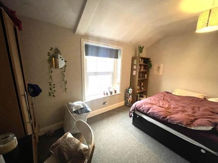 4 bedroom terraced house to rent - Photo 2