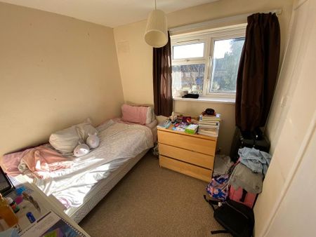 4 bedroom terraced house to rent - Photo 5