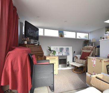 1 bedroom semi-detached bungalow to rent - Photo 2