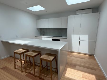 Mount Waverley - Photo 4