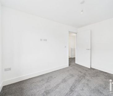 3 bedroom mews to rent - Photo 6