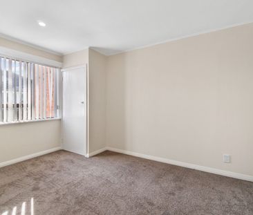 Family Home in Hillsborough! - Photo 5