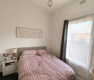 Caulfield North - Photo 5