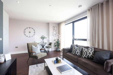 Avalon Point, Silvocea Way, E14 - Photo 2