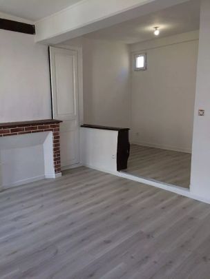 Beau F1 bis Rénové de 48m² proche place des Épars et gare - Photo 1