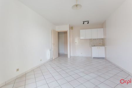 Location Appartement 1 pièce 25m² STE GENEVIEVE DES BOIS 91700 - Photo 2