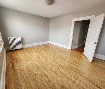 4 - 225 St. Patrick Street - Photo 2