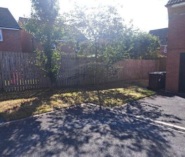 2 bedroom character property to rent - Photo 6