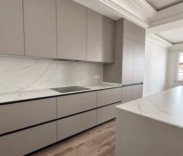 2-bedroom apartment for rent in Almagro, bills included. - Foto 1