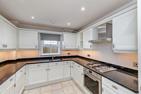 2 bedroom apartment to rent - Photo 4