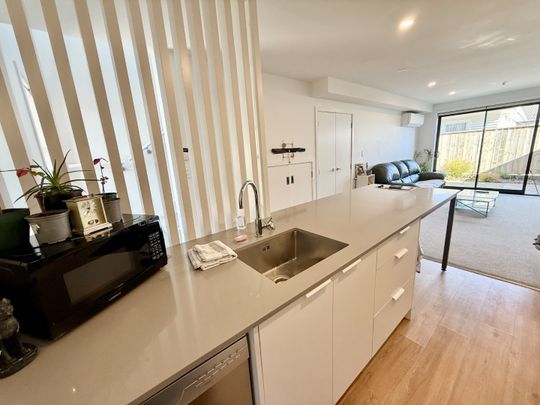6/27 Main Road, Wainuiomata - Photo 1