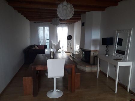 Location Appartement 5 pièces Meublé 121m² LA TREMBLADE 17390 - Photo 2