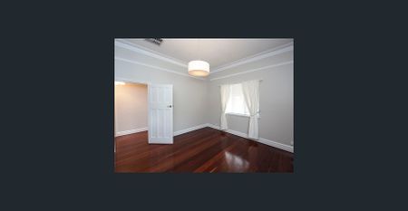 Charming Character Cottage - Photo 2