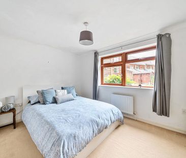 1 Bedroom Flat / Apartment - Tilden Road, Compton - Photo 4