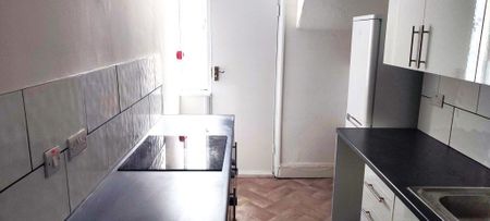 2 bedroom flat to rent - Photo 3