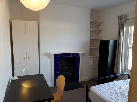 4 bedroom terraced house to rent - Photo 2