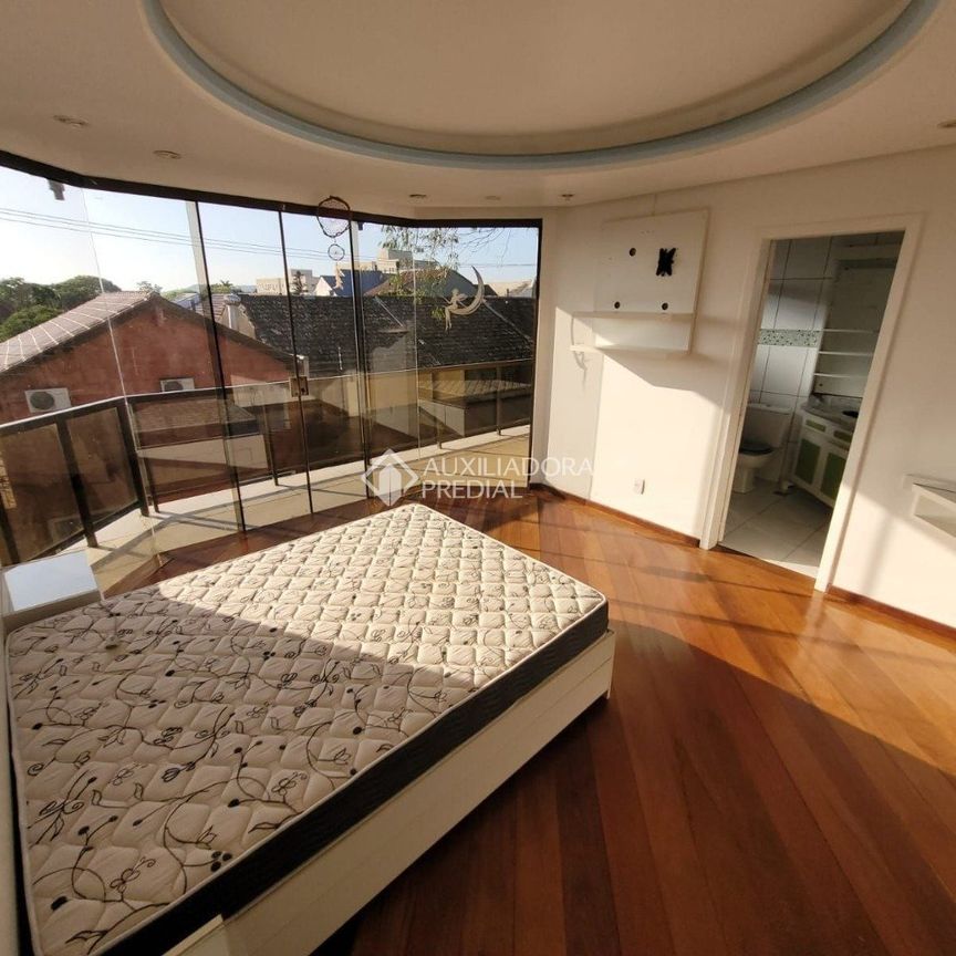 Casa em Condomínio com 4 quartos e 400m² para alugar em Ipanema, Porto Alegre. - Foto 1