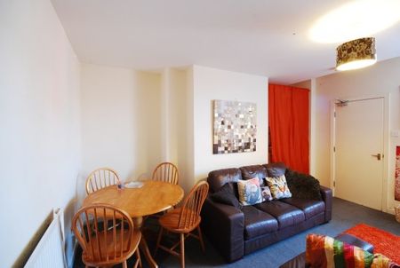 5 Bed - Fairfield Road, Jesmond - Photo 4